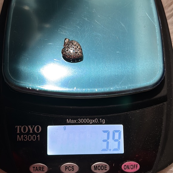 Beautiful 14K White Gold Diamond Heart Pendant - Picture 9 of 9